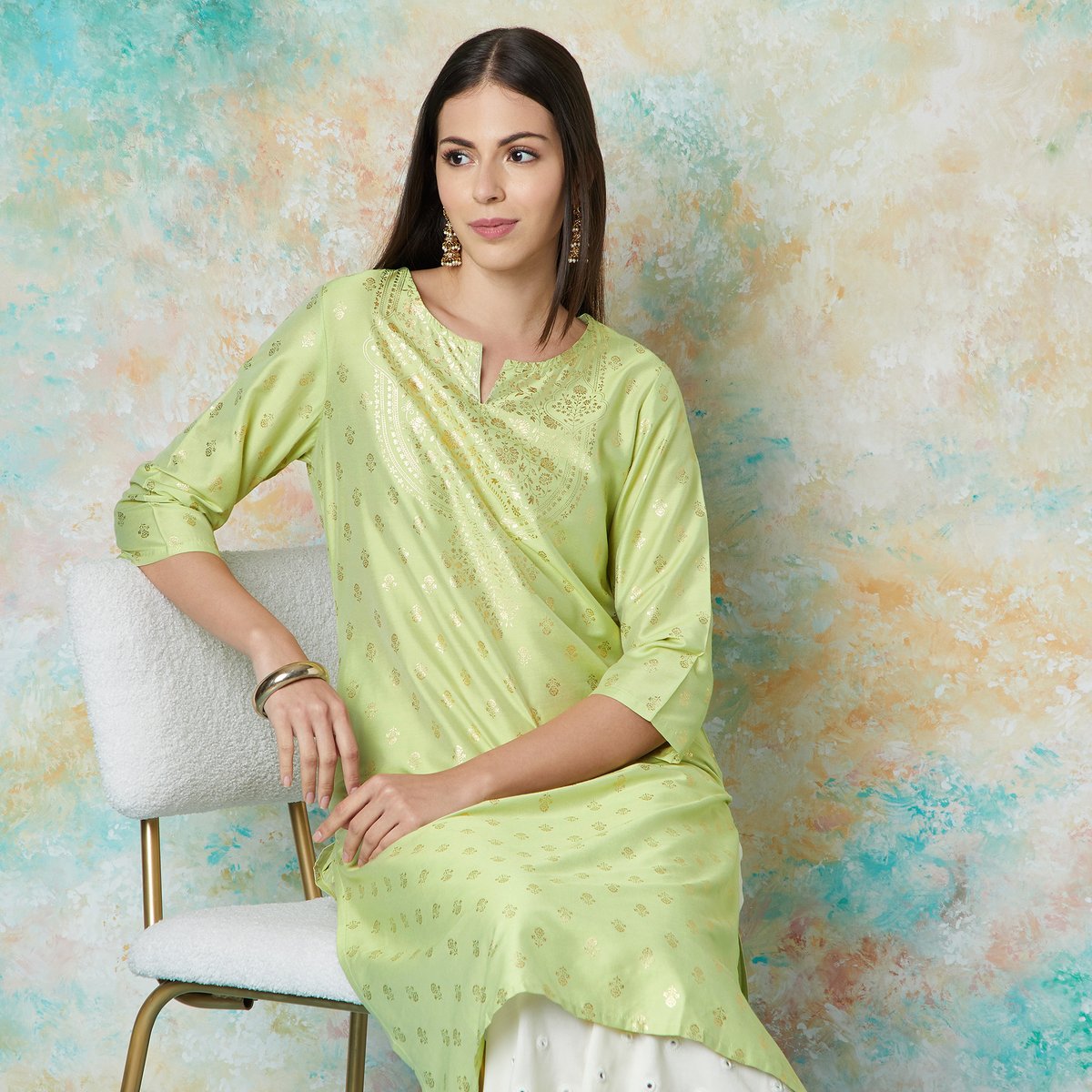 BHAYLI'S FOIL PRINTED GLAM STRAIGHT KURTA
