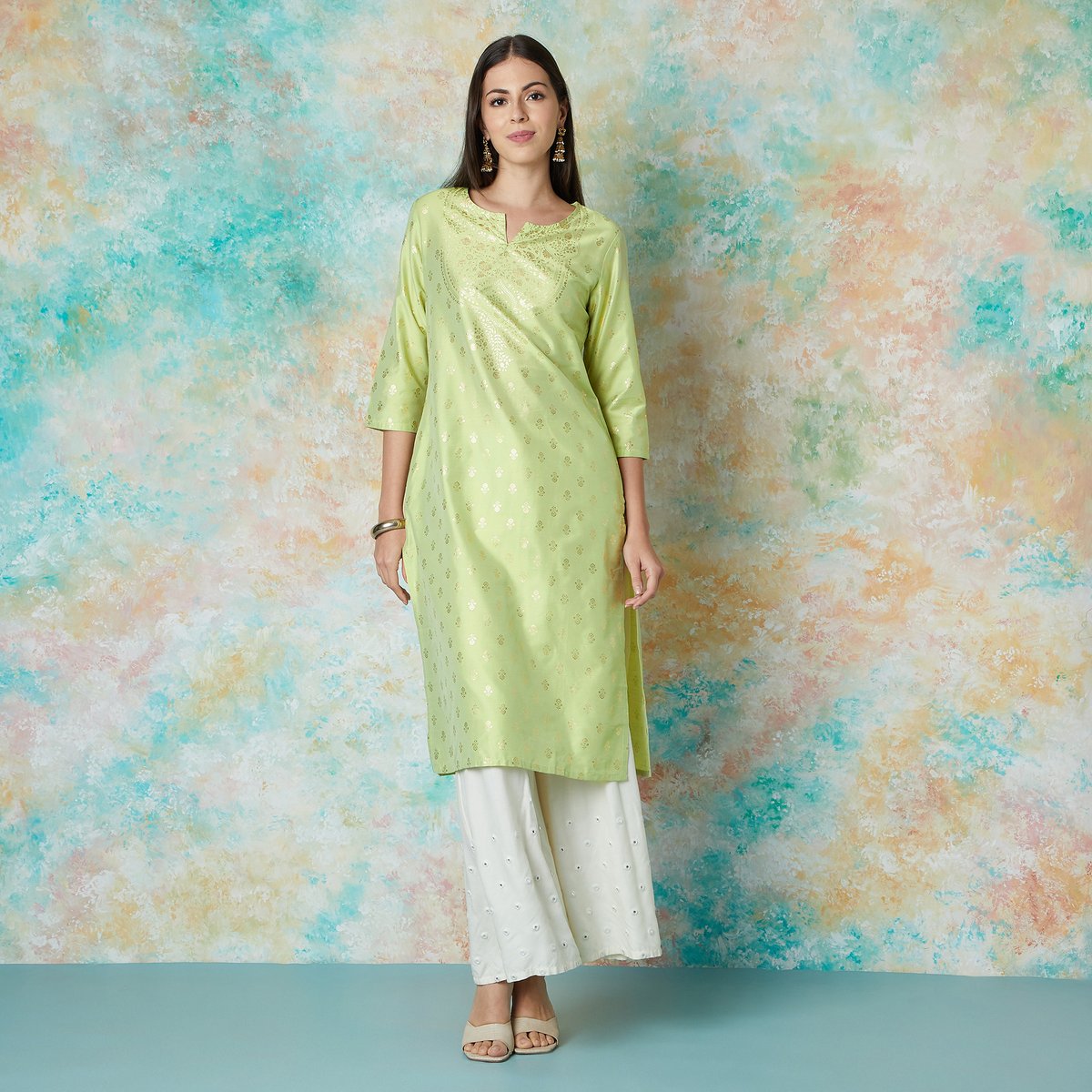 BHAYLI'S FOIL PRINTED GLAM STRAIGHT KURTA