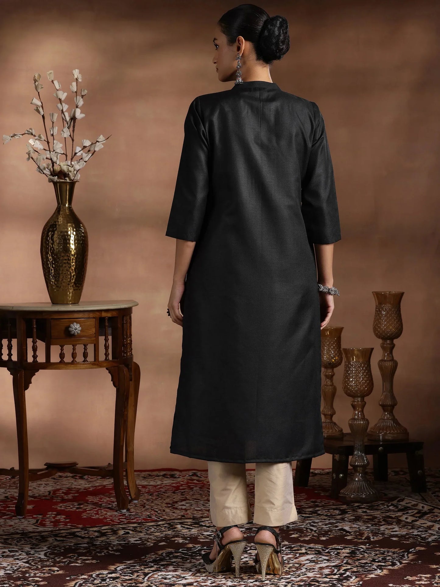 BHAYLI'S SOLID BLACK STRAIGHT-FIT KURTA