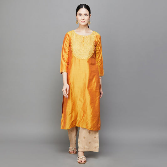 BHAYLI'S EMBROIDERED ELEGANCE STRAIGHT KURTA