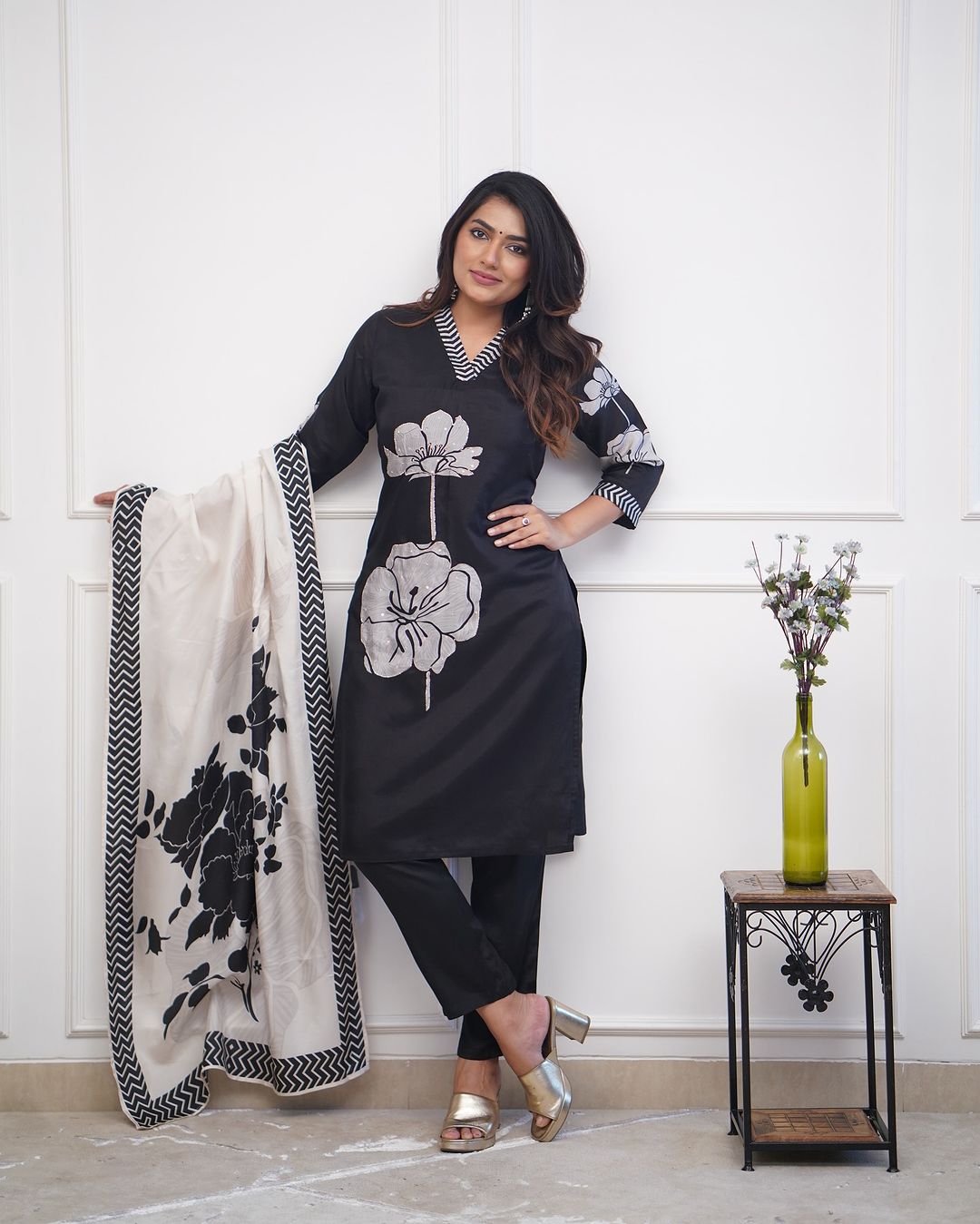 BHAYLI'S FLAIRED FROST KURTA SET